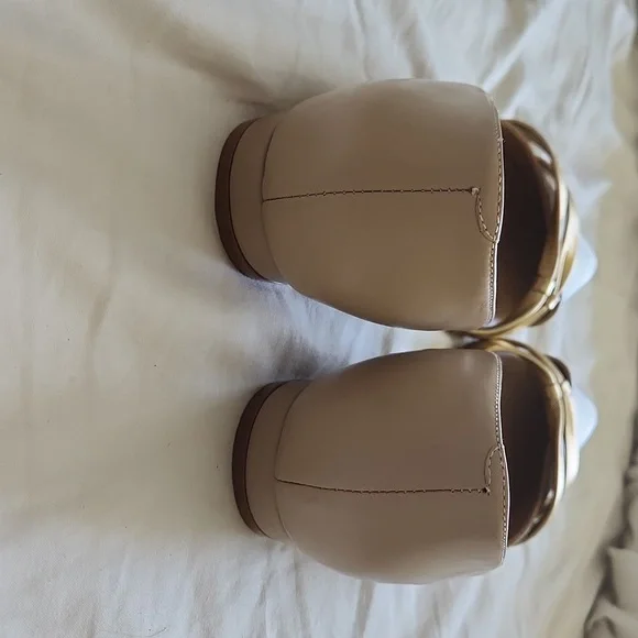 Flats - Picture 4 of 4